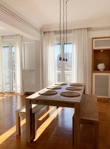 Central charming apartment with view gallery image 4