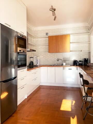 Central charming apartment with view gallery image 2