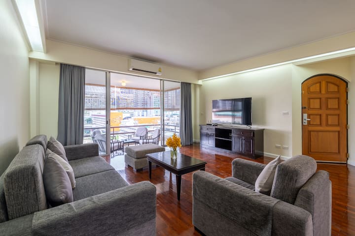 2 BR, Spacious desirable 100 m. from BTS Nana