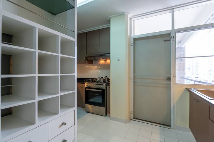 2 BR, Spacious desirable 100 m. from BTS Nana gallery image 2