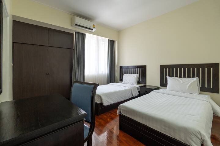 2 BR, Spacious desirable 100 m. from BTS Nana gallery image 5