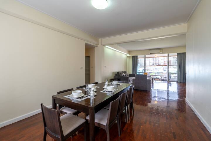 2 BR, Spacious desirable 100 m. from BTS Nana gallery image 3