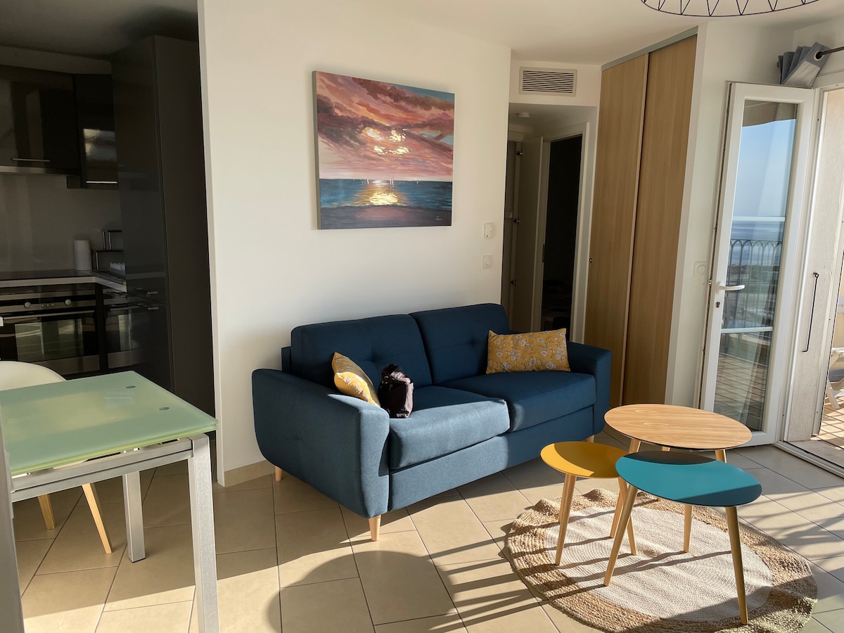 Annonce Airbnb populaire: Beautiful sea view apartment à Sari Solenzara