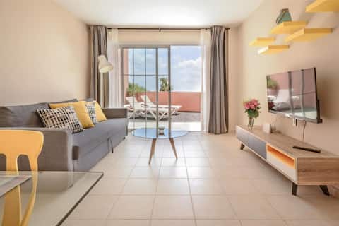 Spacious flat with terrace and sea view (PP311)