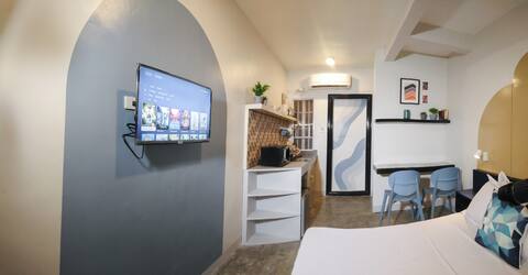 Hive Manila Guesthouse -Gallery, 400 mbps Netflix