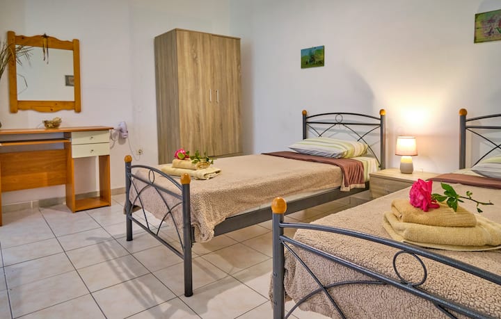 Maro Studio 5 Arillas Corfu卧室
