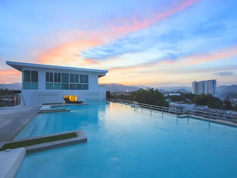 The Palms: Central with pool, gym, sauna, hammam