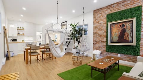 Trendy Micro Apartment in Niagara!