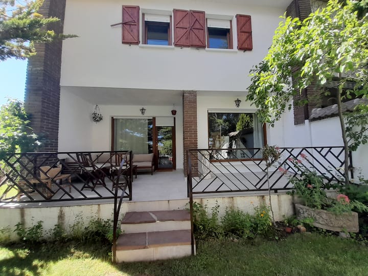 Chalet Familiar Con Piscina Y Amplio Jardín. Nava - Cercedilla