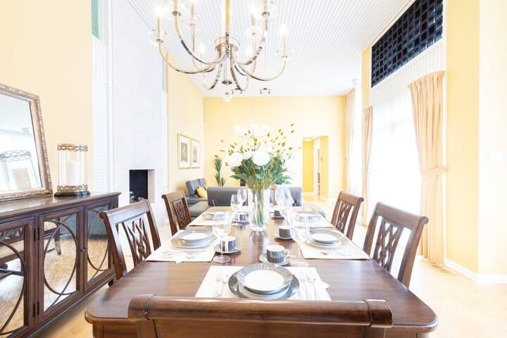 Upscale Home in Lawrence Park [With Yoga Room] gallery image 3