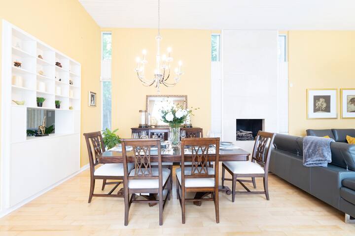 Upscale Home in Lawrence Park [With Yoga Room] gallery image 4