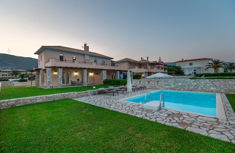 Beach Front Villa - Private Pool