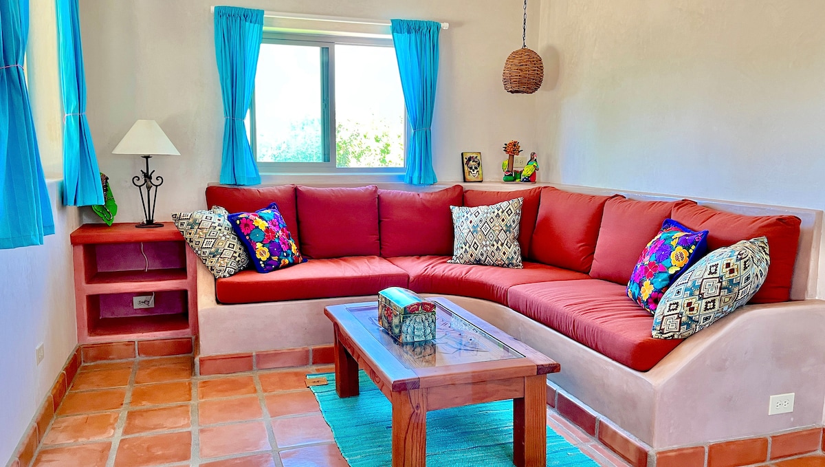 Anuncio de Airbnb popular: Casita Sandin - Beachfront paradise at La Pastora en La Paz