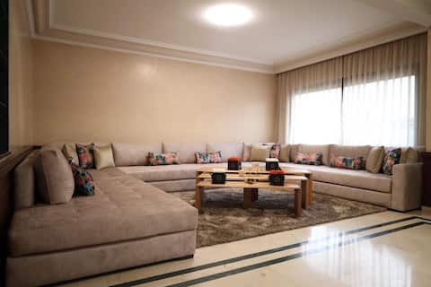 Top performing Airbnb: Luxurious apartment in the Golden Triangle in Arrondissement D'anfa ⴰⴱⵏⵏⵣ ⴰⵏⴼⴰ مقاطعة أنفا