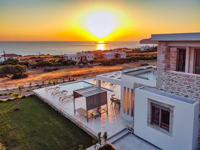 FREE breakfast-Prive Pool-Walk to Falassarna Beach gallery image 5