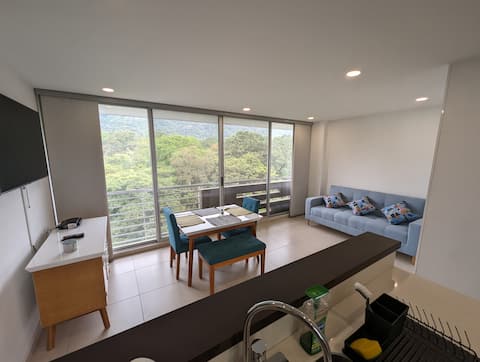 Popular Airbnb listing: Modern 1BR Studio APT w/King Bed & Sofa Bed w/AC in Floridablanca