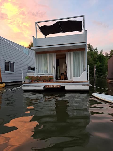 Casa Flotante La Poderosa