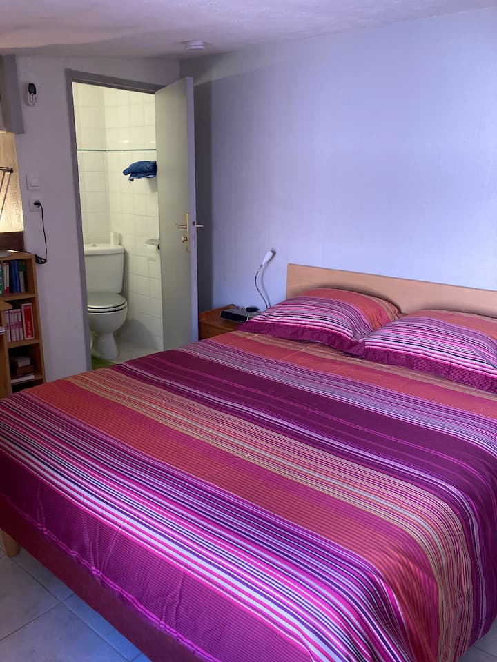 Სართული: ორადგილიანი საწოლი 140x190 - უნიტაზი