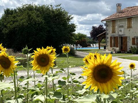Charming stone farmhouse with private pool