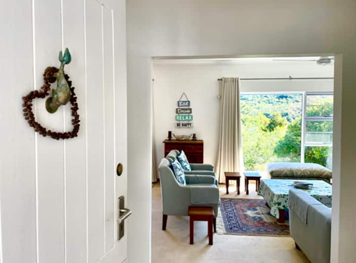 Plettenberg Bay Cozy Family Home With Nature Views - Plettenberg Bay