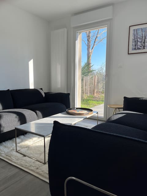 Top performing Airbnb: New house, quiet area, free parking in Vannes