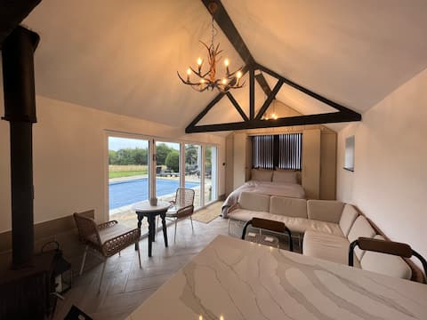 Popular Airbnb listing: Little Stables in Reigate And Banstead