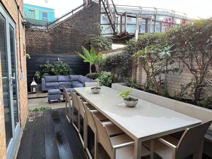 Cheshire House & Garden 4 bed 4 bath sleeps 10 Apartments for Rent