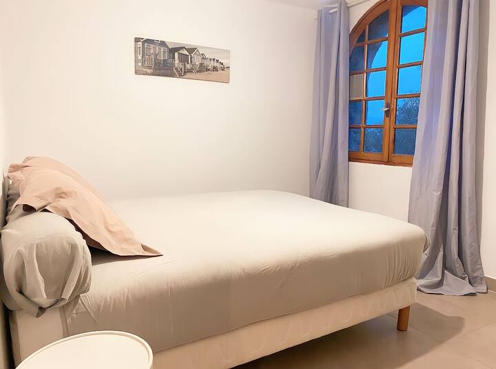 ベッドルーム 2