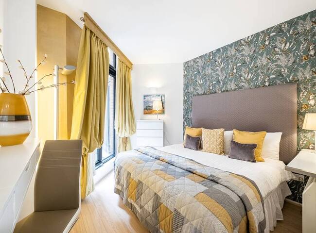 Spacious 2 bed in South Kensington/Knightsbridge. gallery image 5