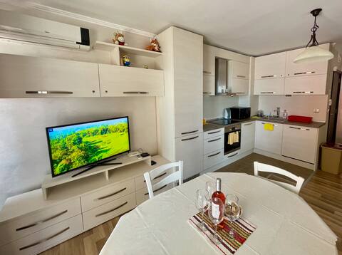 Luxurious 2 BR Appt at the Black Sea Coast