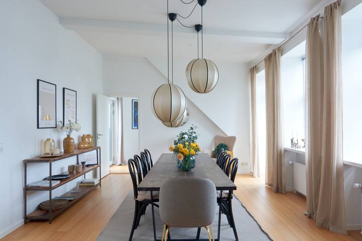 Boutique apartment & central location with balcony gallery image 4