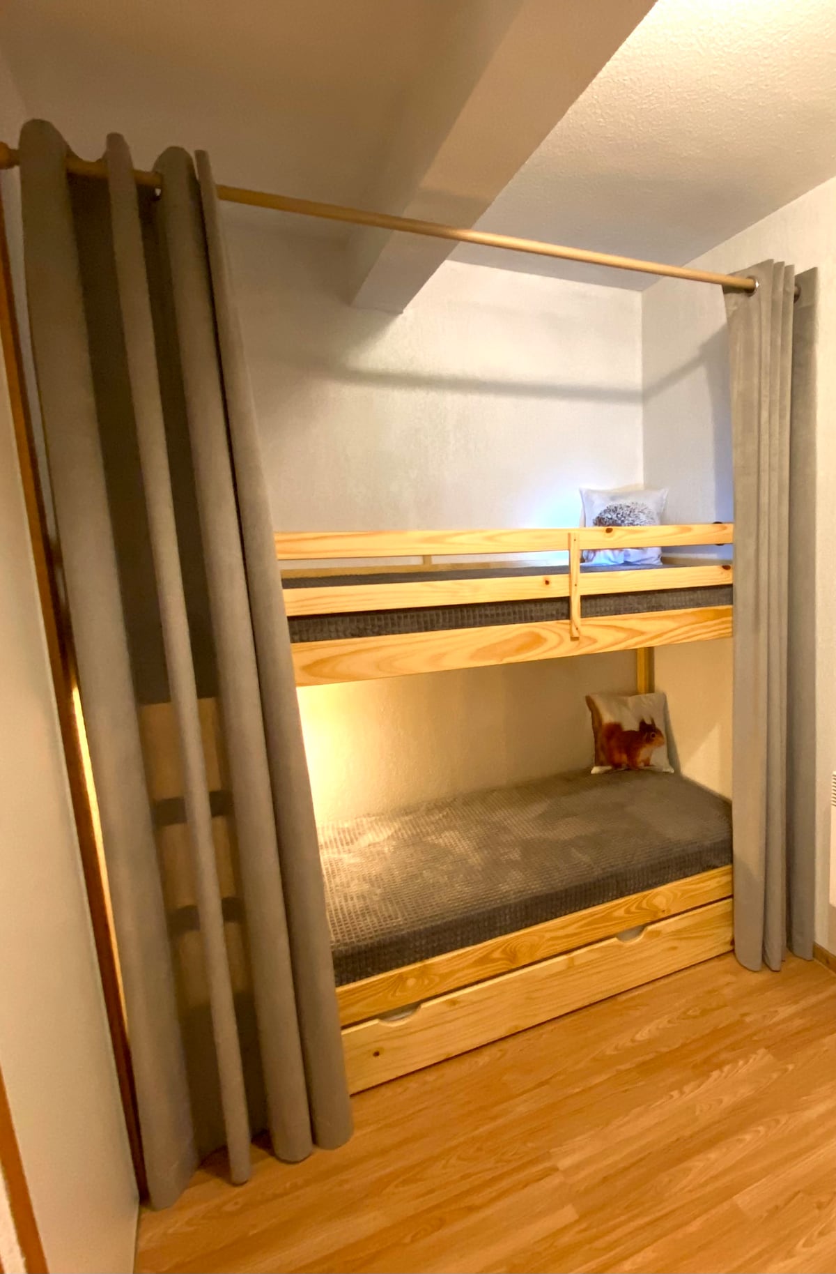 บริเวณที่นอนตรงทางเข้า