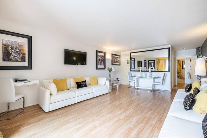 Classic 2 Bedroom in heart of Kensington. gallery image 4