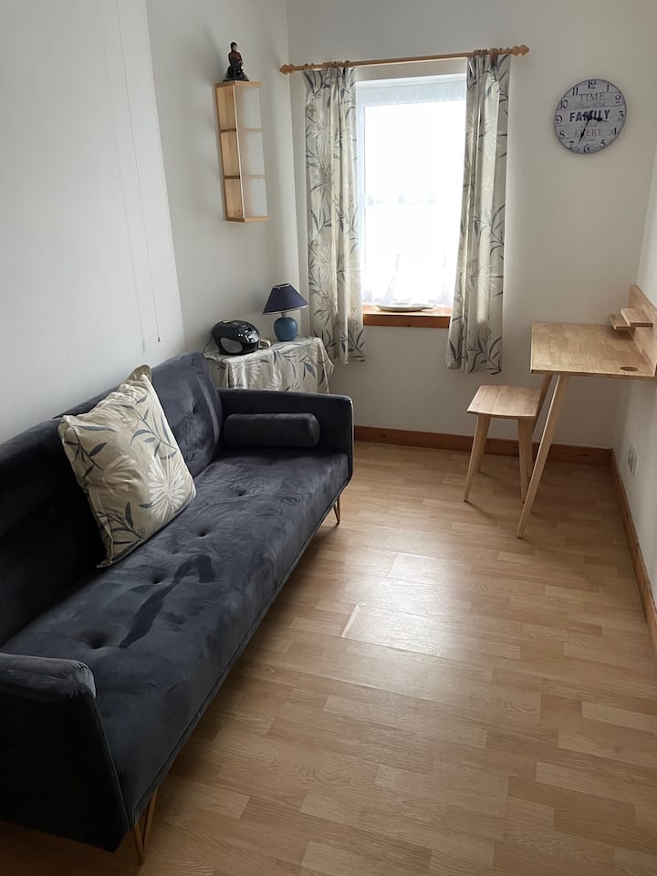 Smaller  downstairs bedroom/study