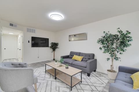 NEW! Central 2-BR Condo in Marysville