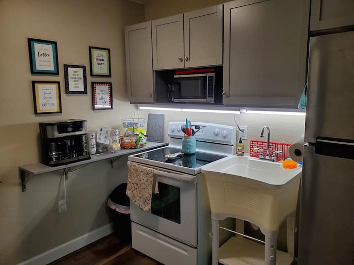 Hummingbird Haven - Lake Woodlands, The Woodlands