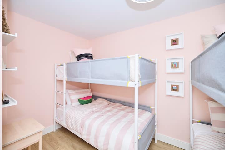 ერთადგილიანი ორსართულიანი საწოლის 2 კომპლექტი