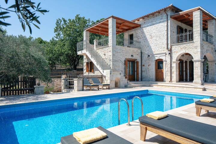 Vederi Estate – Villa Melpomeni gallery image 4