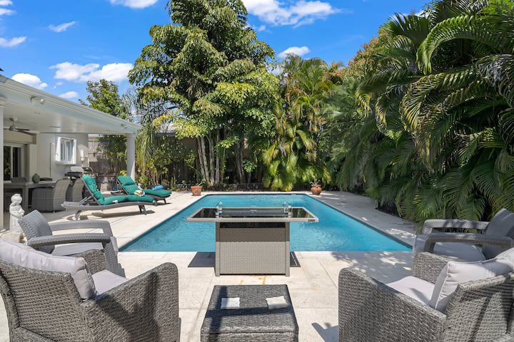 Casa La Miami Centrally Located Home W/ Pool & Gym - Miami, FL