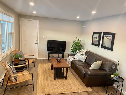 South End Lakeview Apartment With Private Deck