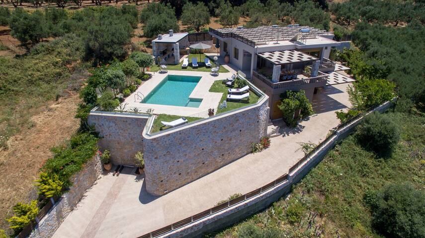 Villa Lady Dafni Ocean view & private heated pool gallery image 3