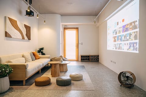 Hibiscus | Hengchun Kenting 8 - 13 people three rooms | Warm water pool | Open kitchen | Bathtub |