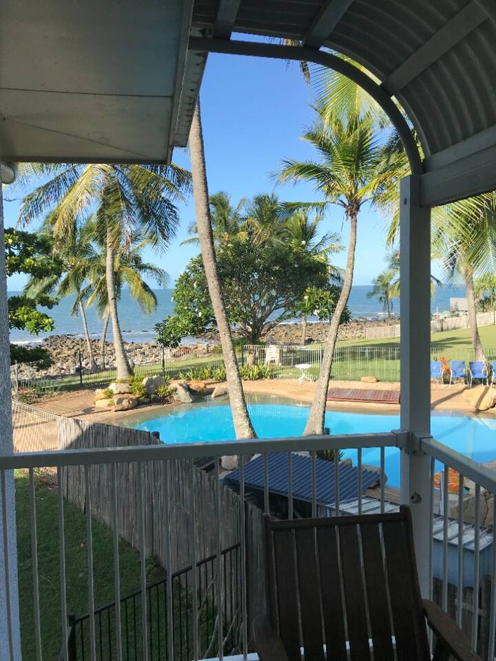 Apartment at Dolphin Heads Paradise Apartments for Rent in Dolphin