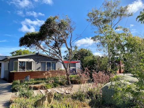 Top Airbnb: Driftwood Retreat is a short stroll to the beach in Cowes