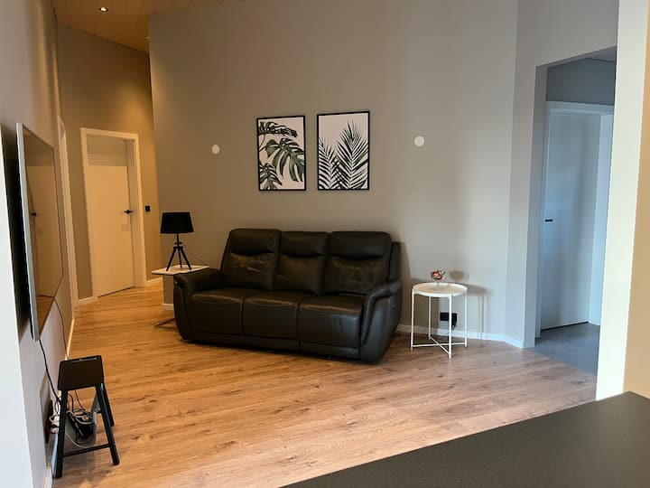 Townhouse In Mosfellsbær - With Hot Tub - Islandia