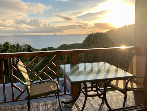 House w/ breathtaking view & pool in Puerto Galera