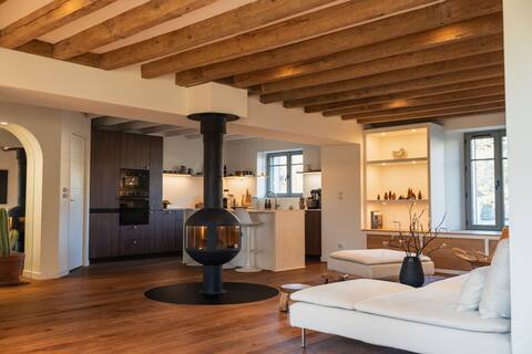 Les Biches, large family home in Loire Valley
