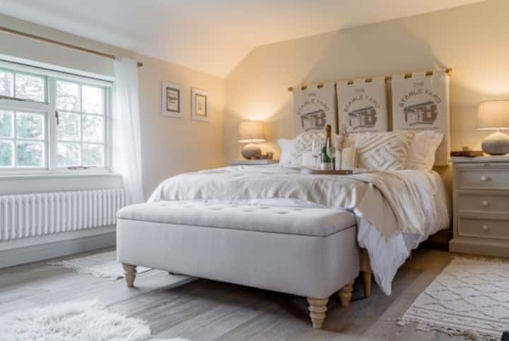 Bedroom 1 (kingsize bed)