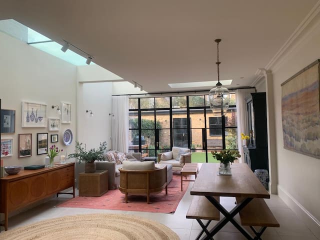 Family home in Queens Park