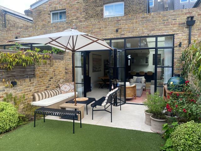 Family home in Queens Park gallery image 3